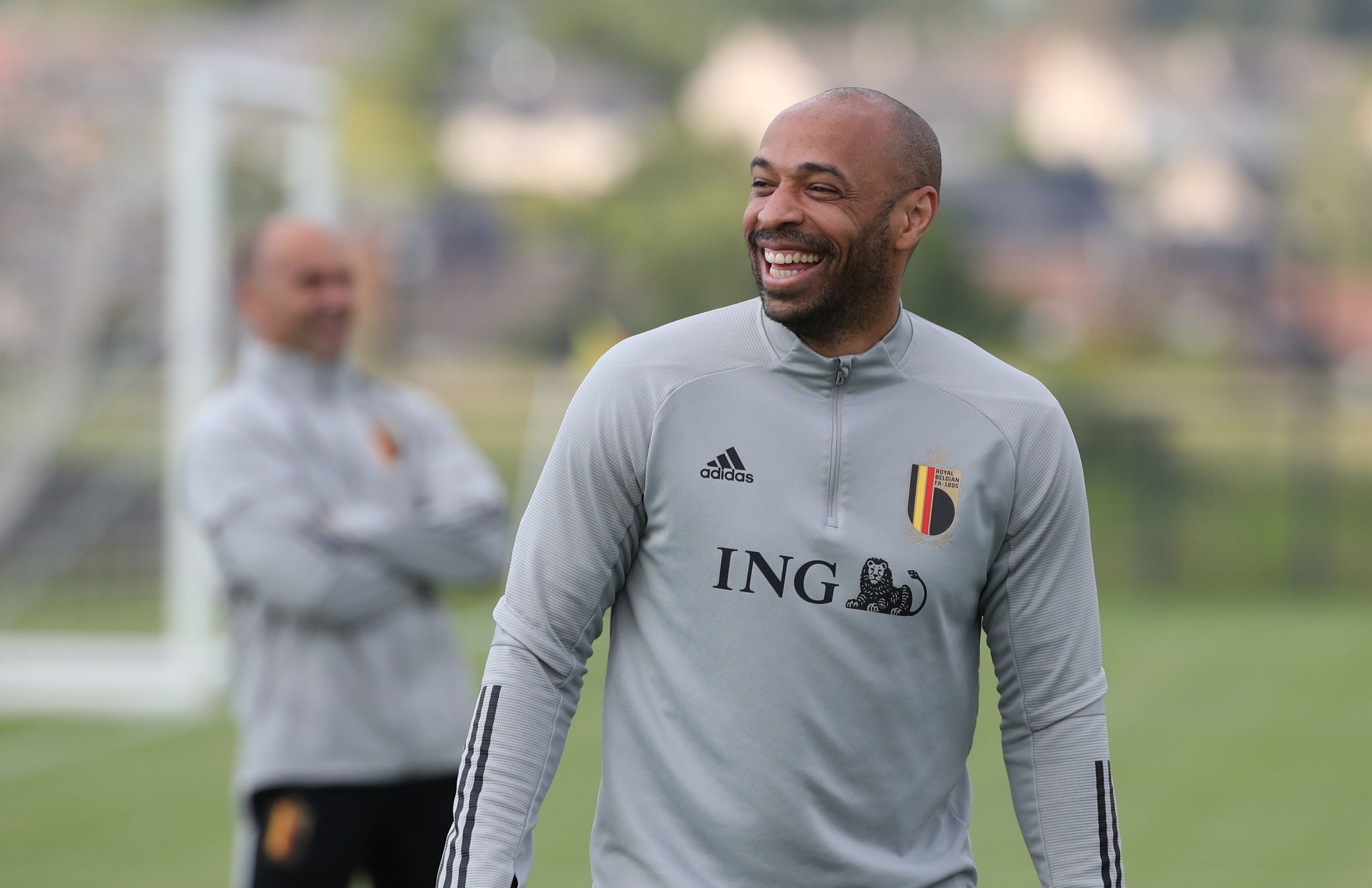 Thierry Henry mindkét karját szétvarratta - Blikk